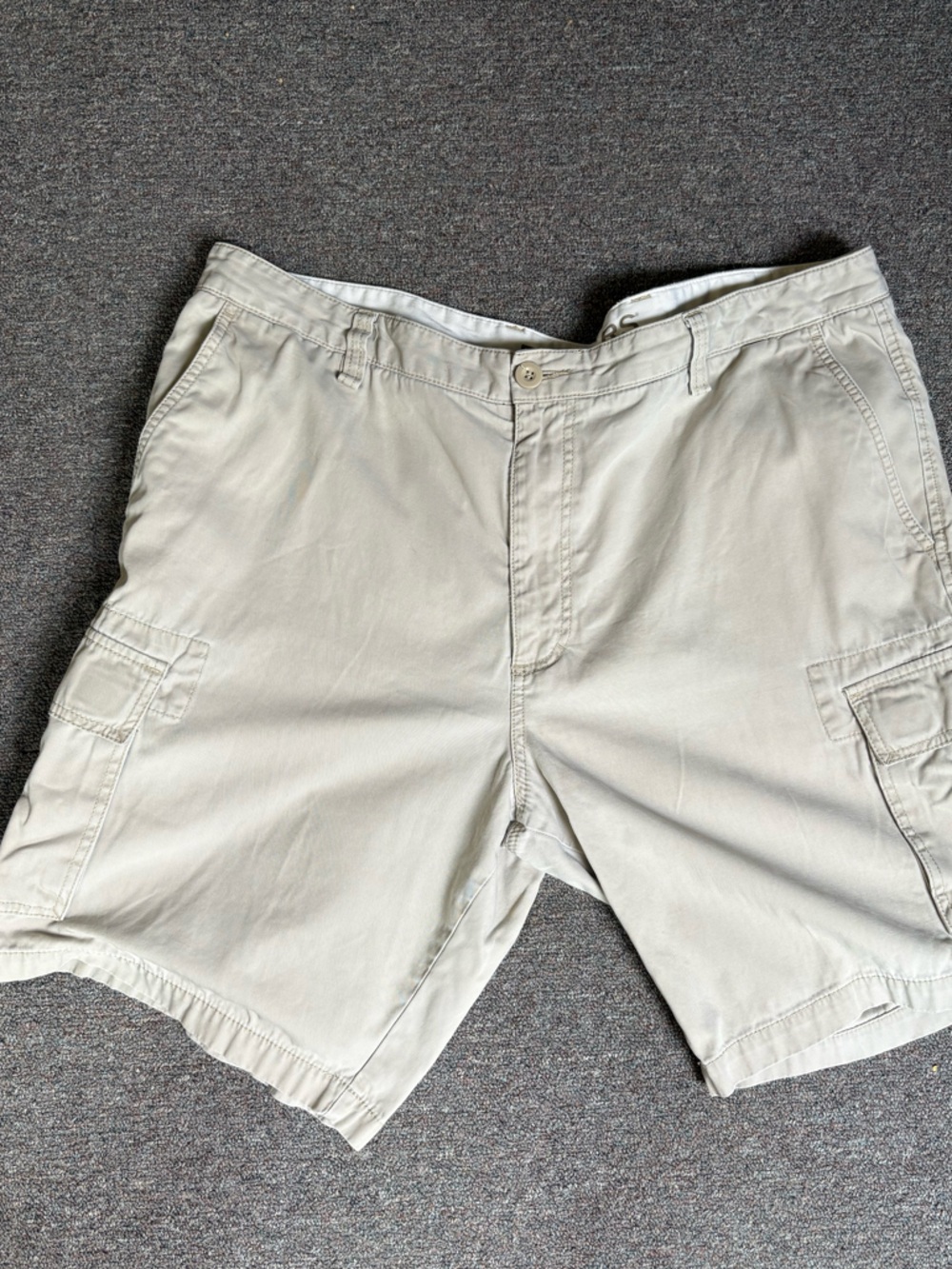 Dockers Men's Light Khaki Cargo Shorts